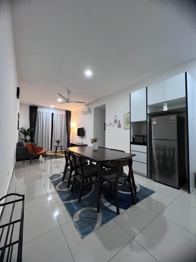 Cinta Staycation Desaru 3b2b Pool